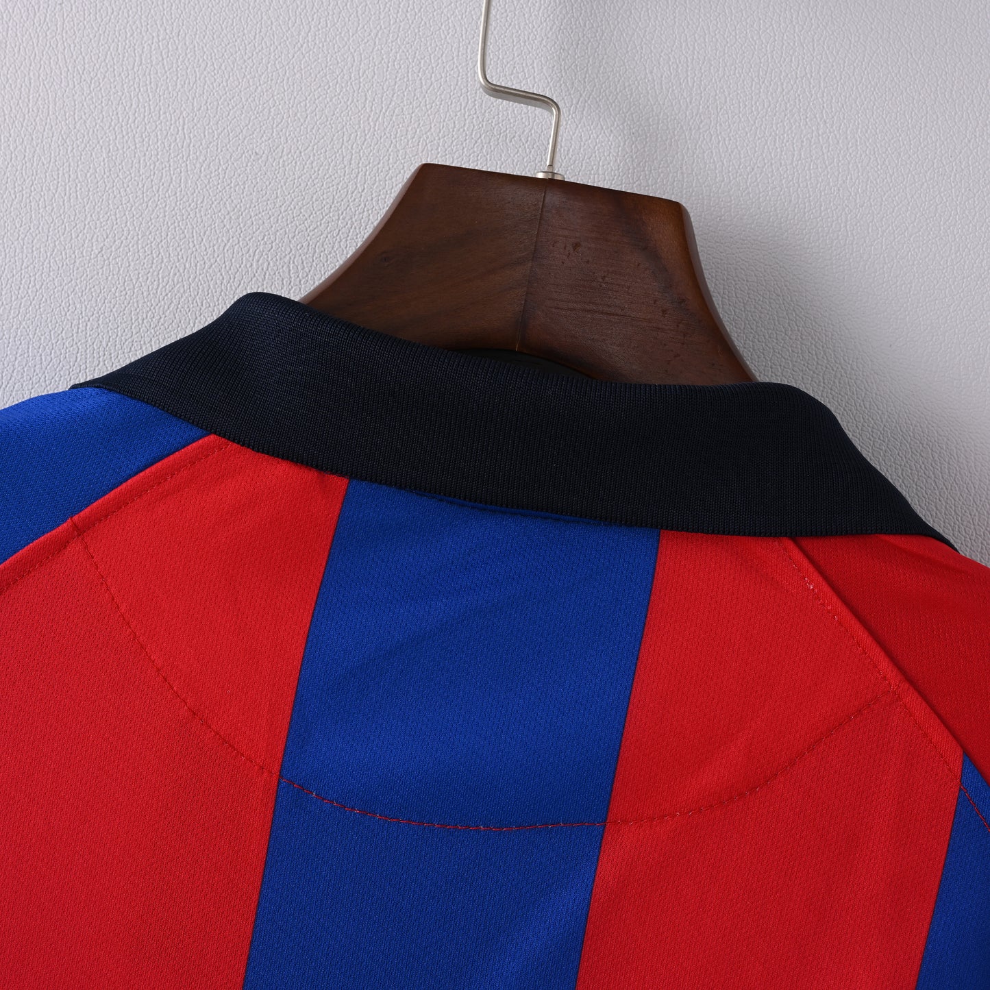 Retro Barcelona 2001/02 Jersey