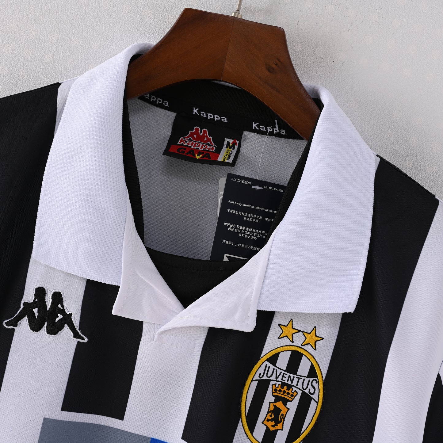 Retro Juventus 1999/00 Jersey
