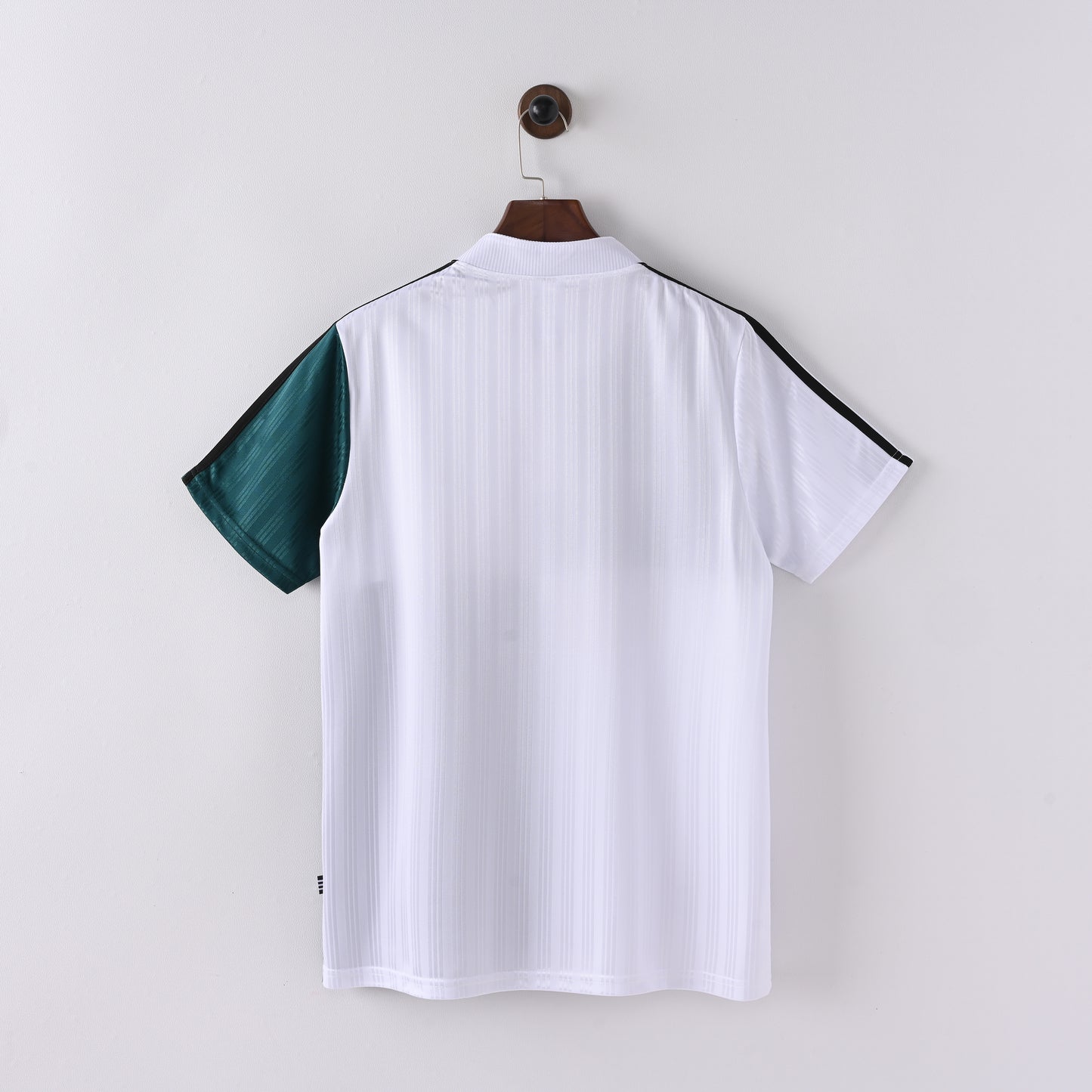 Retro Liverpool FC 1995/96 Jersey