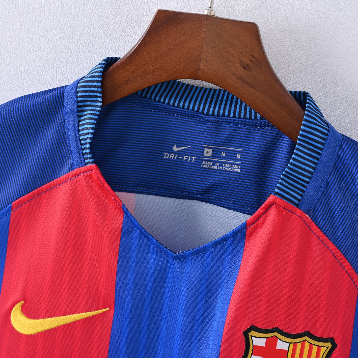 Retro Barcelona 2016/17 Jersey