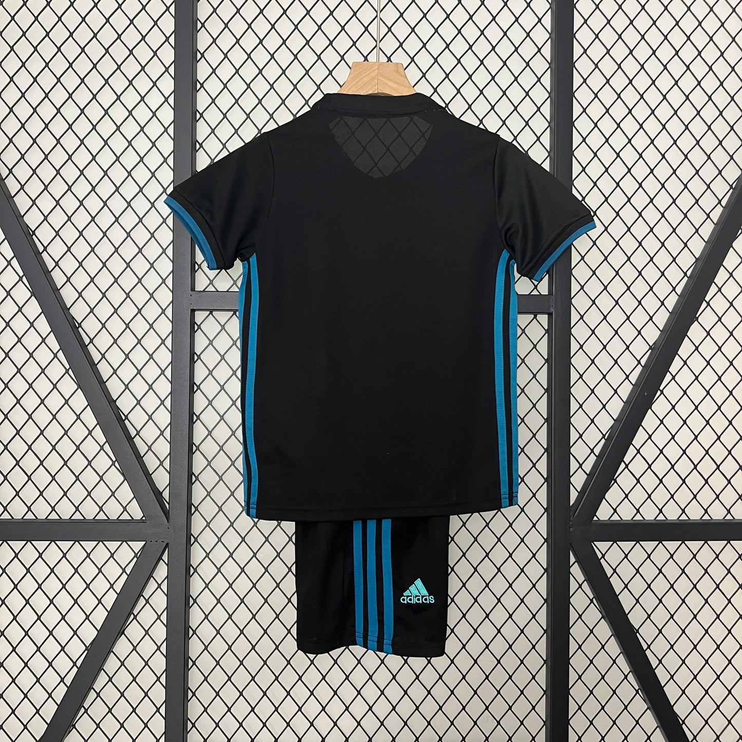 Kids Retro Real Madrid 17/18 Away