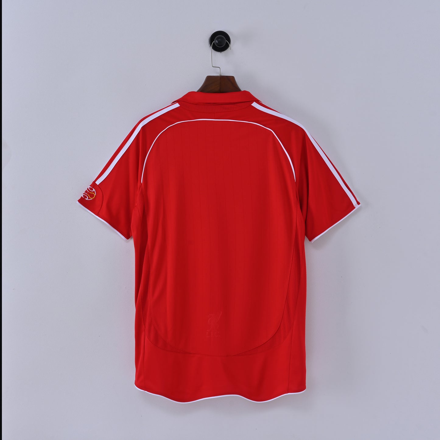 Retro Liverpool FC 2006/07 Jersey