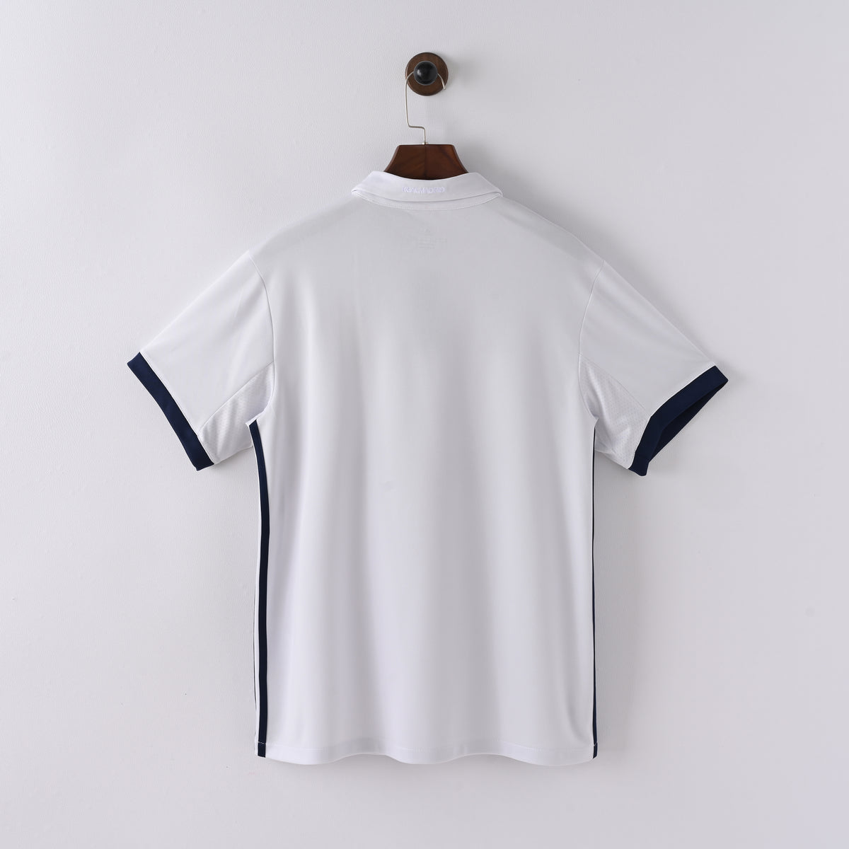 Retro Real Madrid 2016/17 Jersey