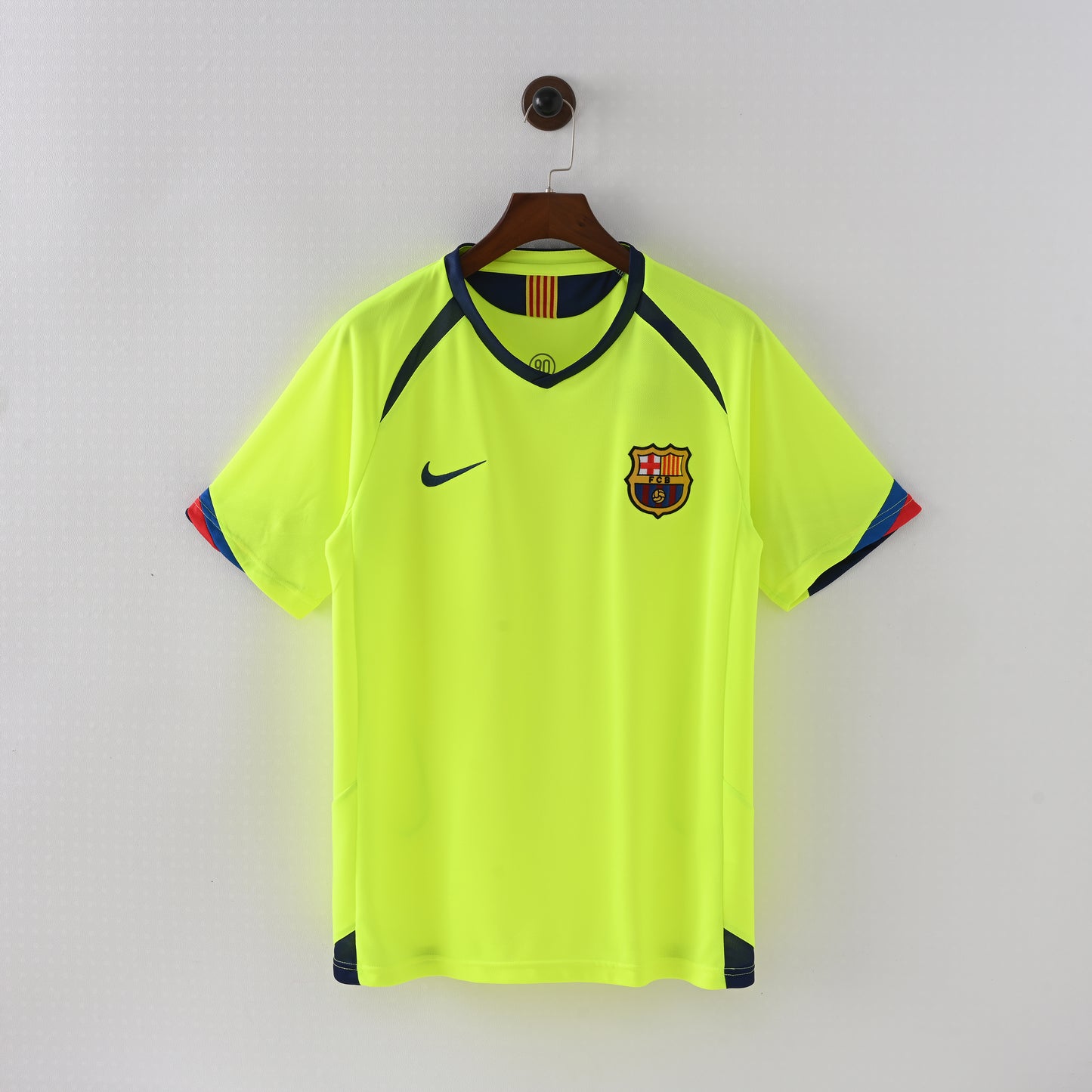 Retro Barcelona 2005/06 Jersey