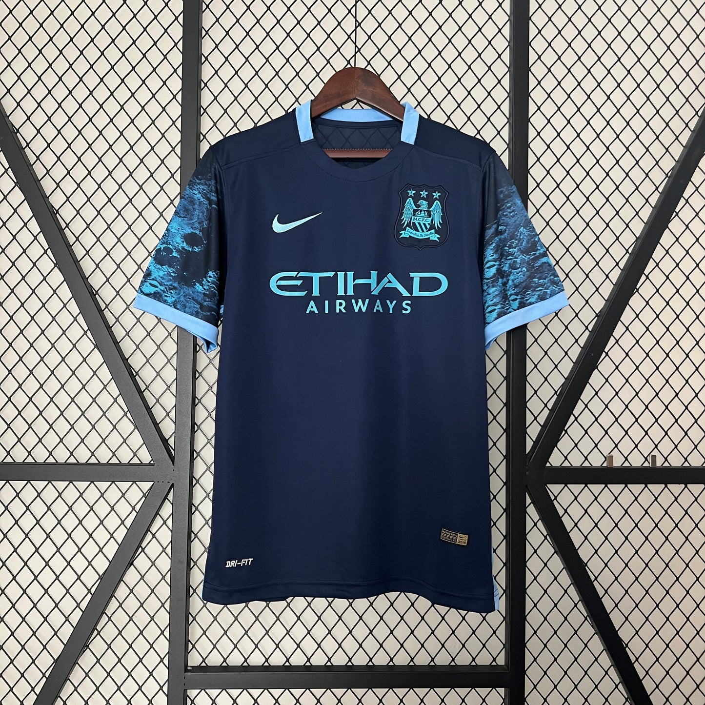 Retro Manchester City 2015/16 Away Jersey