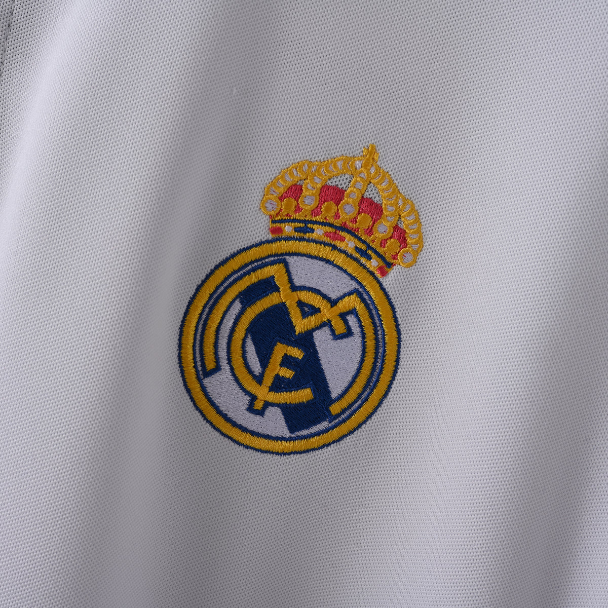 Retro Real Madrid 2016/17 Jersey