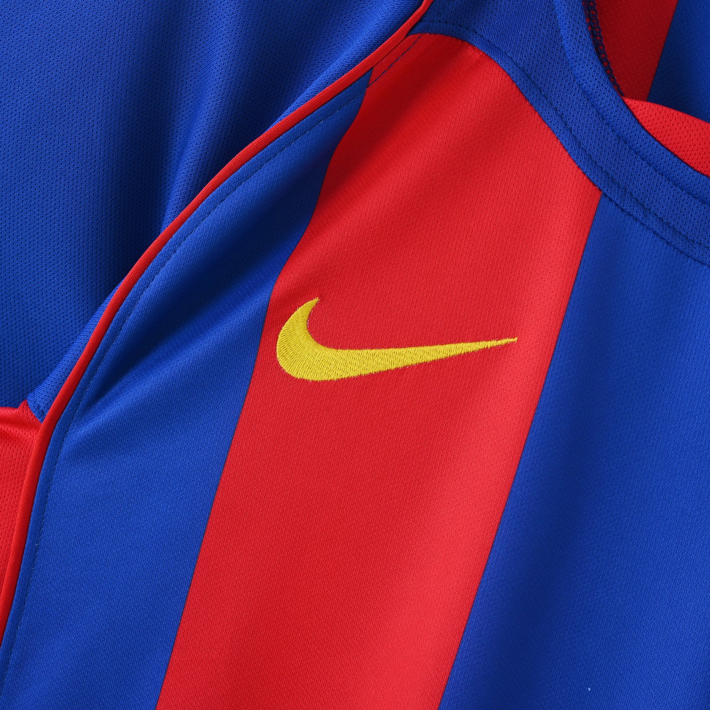 Retro Barcelona 2004/05 Jersey