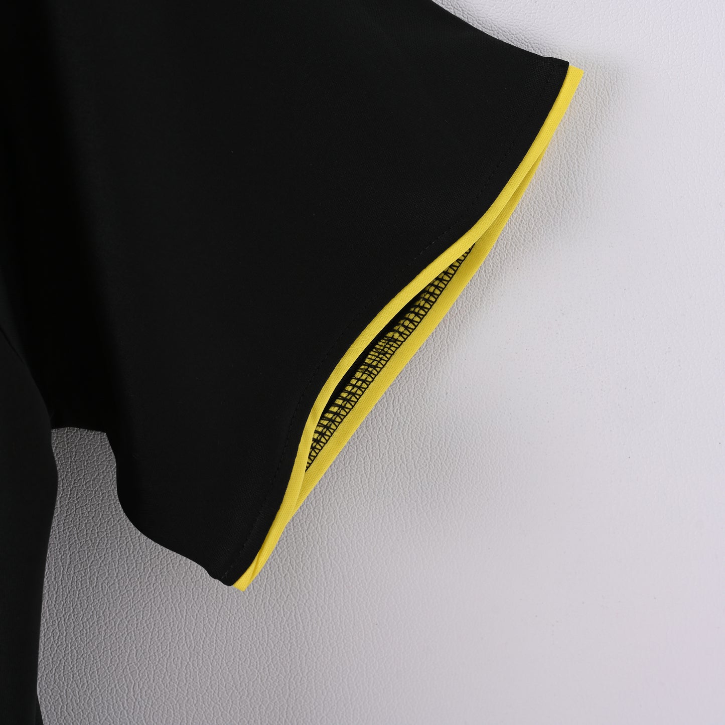 Retro Liverpool FC 2010/11 Jersey