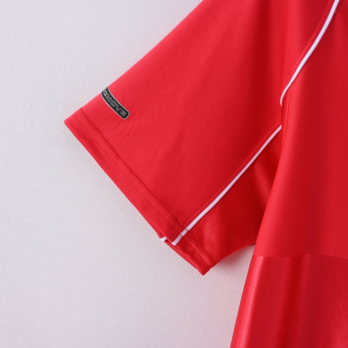 Retro Liverpool FC 2000/01 Jersey