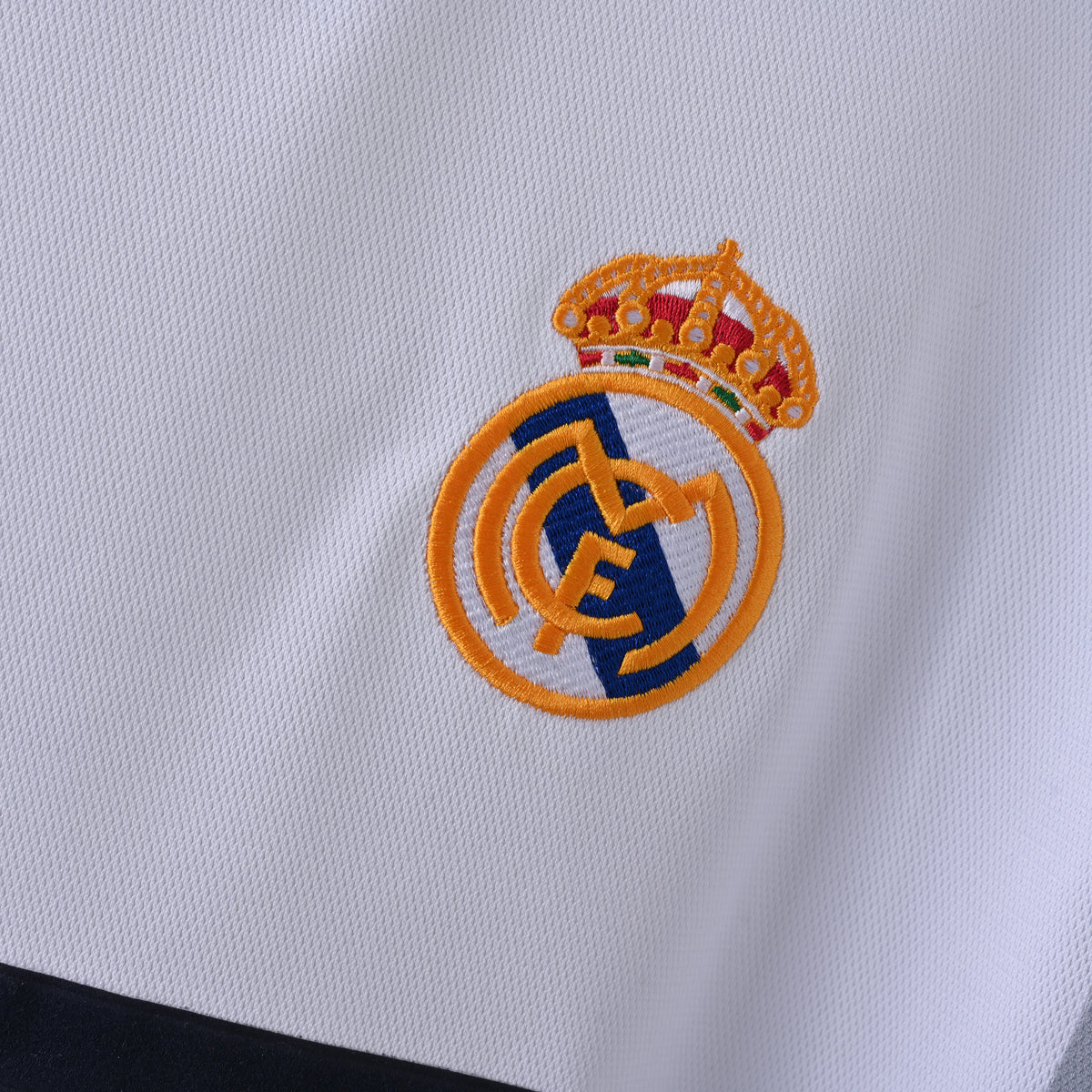 Retro Real Madrid 2000/01 Jersey