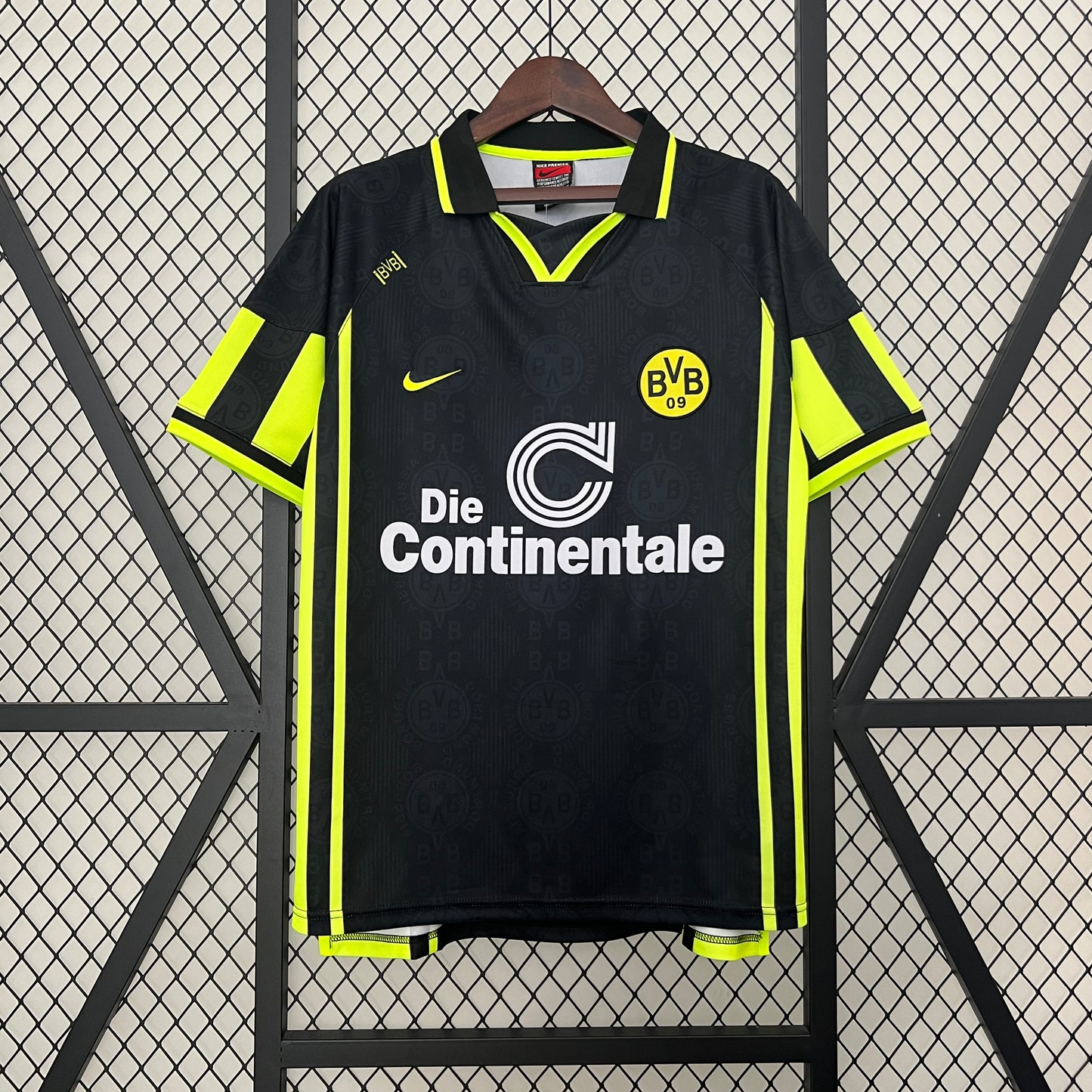 Retro Borussia Dortmund 1996/97 Jersey