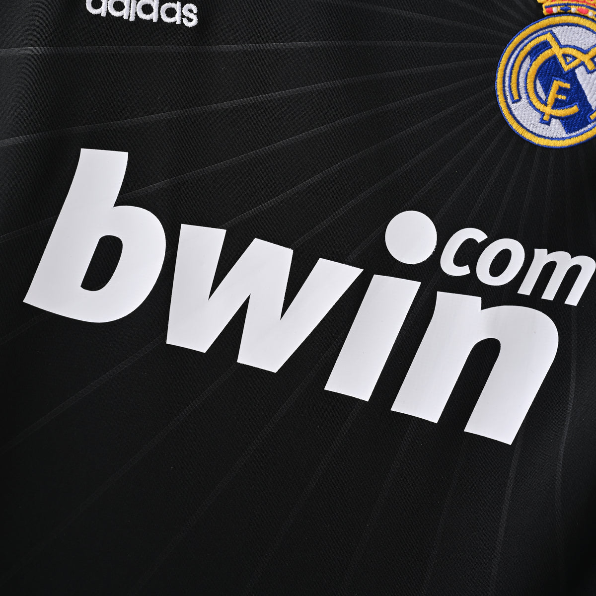 Retro Real Madrid 2010/11 Jersey