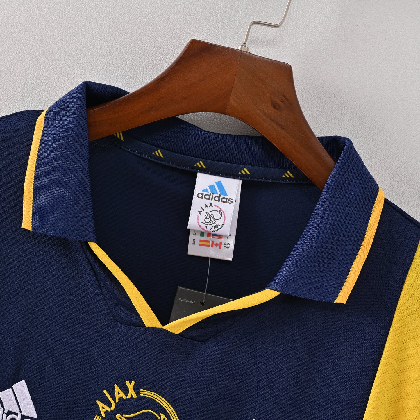 Retro Ajax 2000/01 Jersey