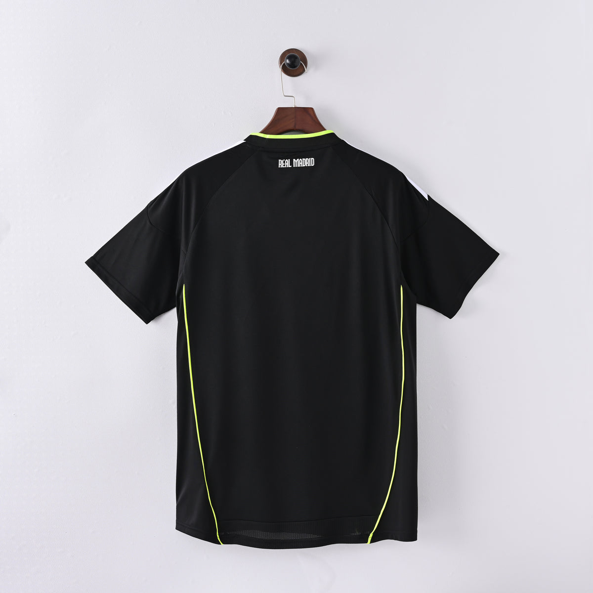 Retro Real Madrid 2010/11 Jersey