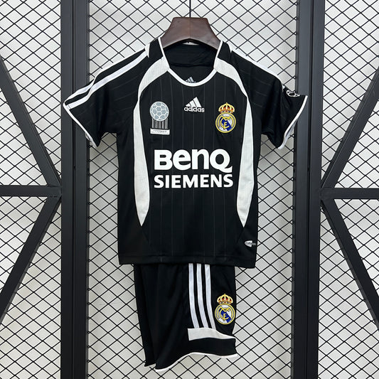 Kids Retro Real Madrid 06/07 Away