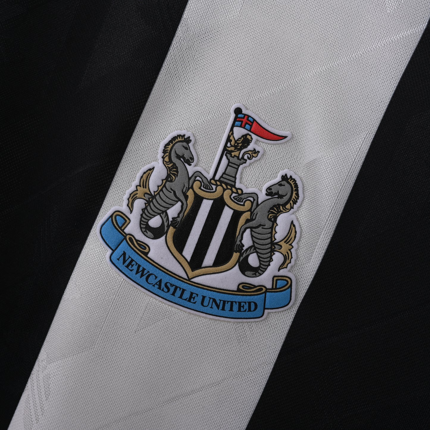 Retro Newcastle United 2024/25 Jersey