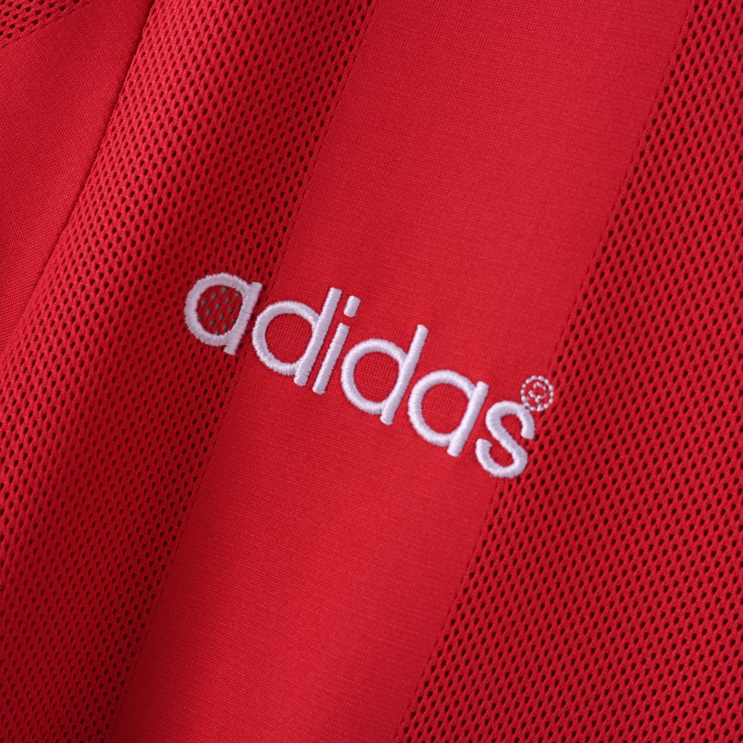 Retro Liverpool FC 1995/96 Jersey