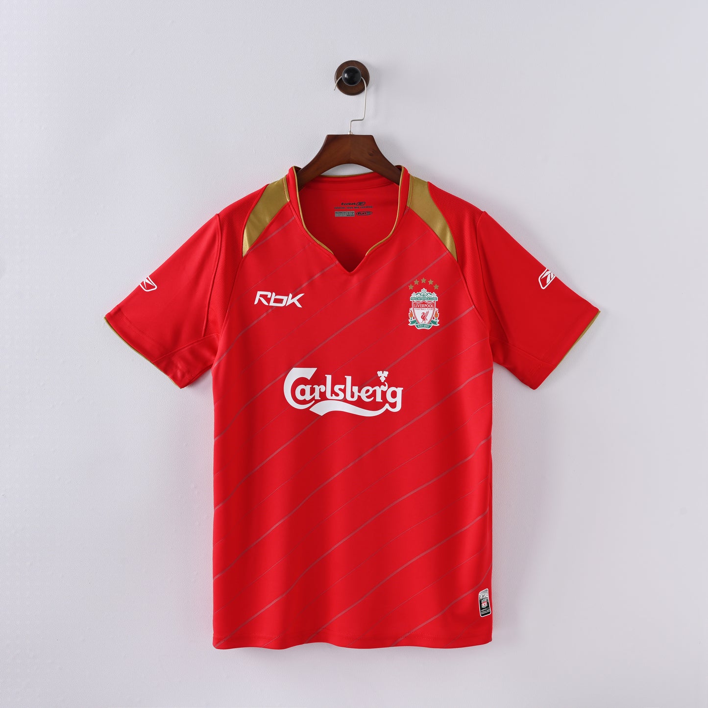 Retro Liverpool FC 2005/06 Jersey