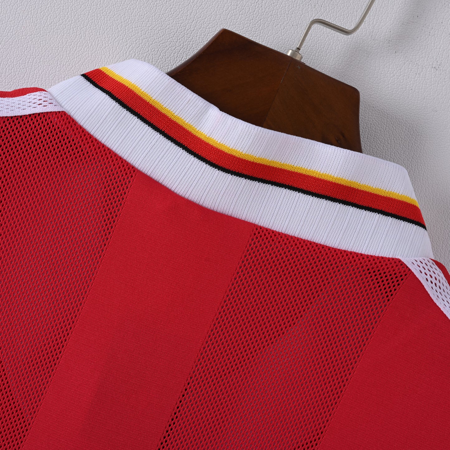 Retro Liverpool FC 1995/96 Jersey