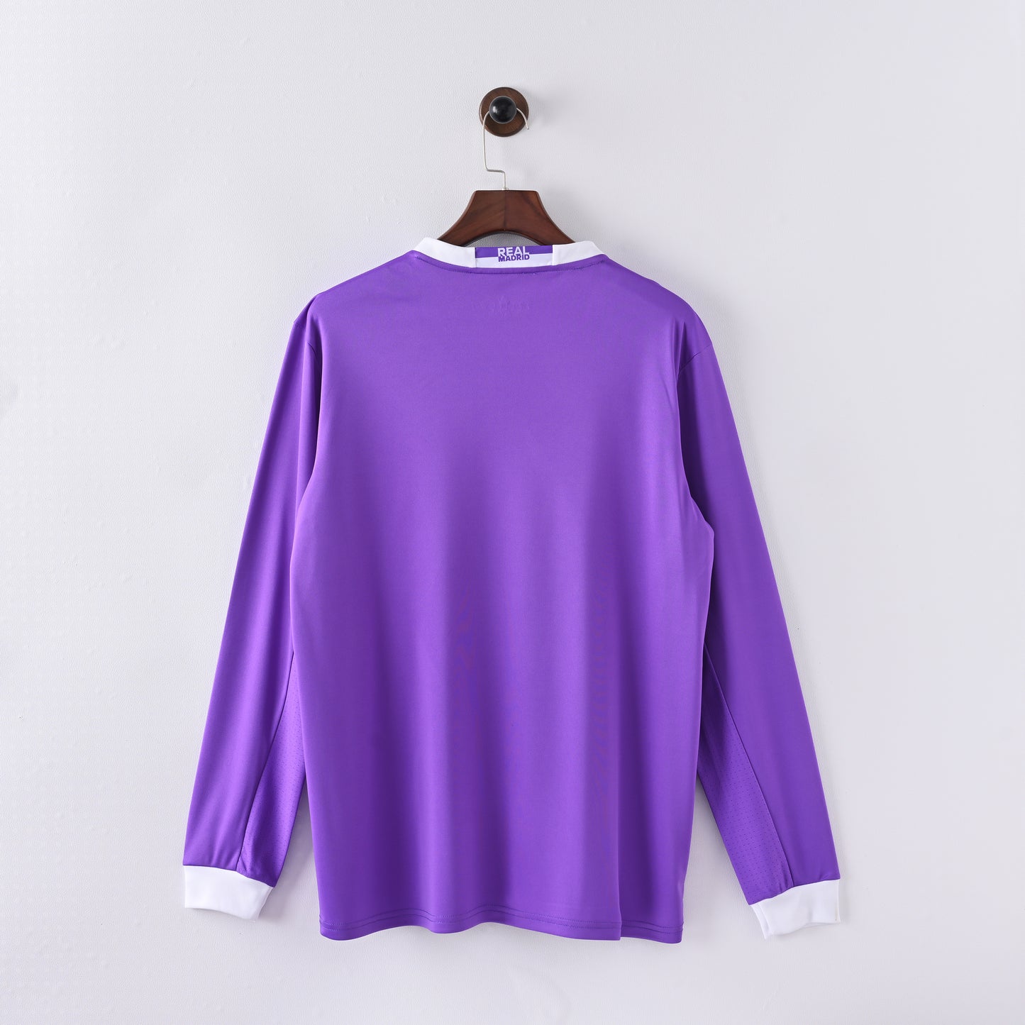 Retro Real Madrid 2016/17 Jersey