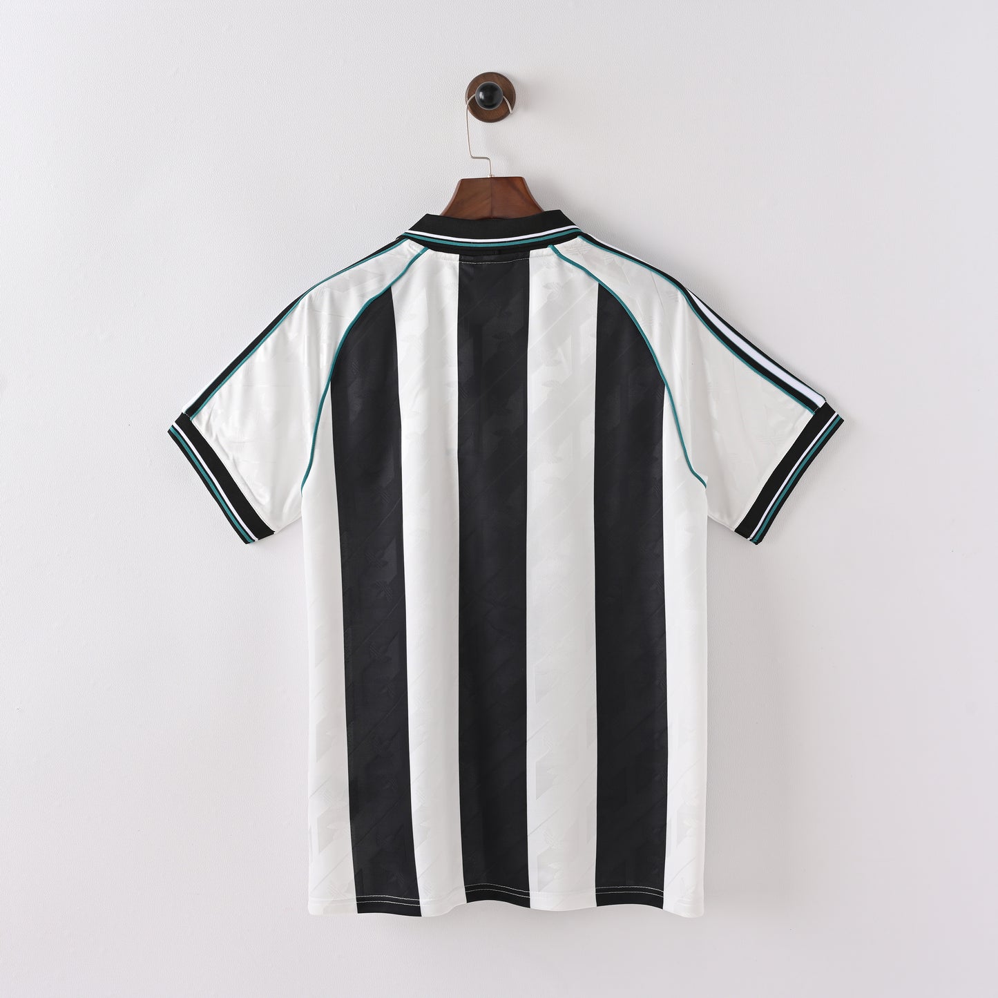 Retro Newcastle United 2024/25 Jersey