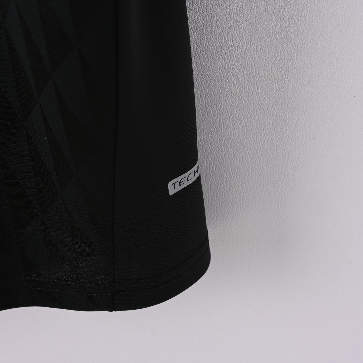 Retro Liverpool FC 2010/11 Jersey