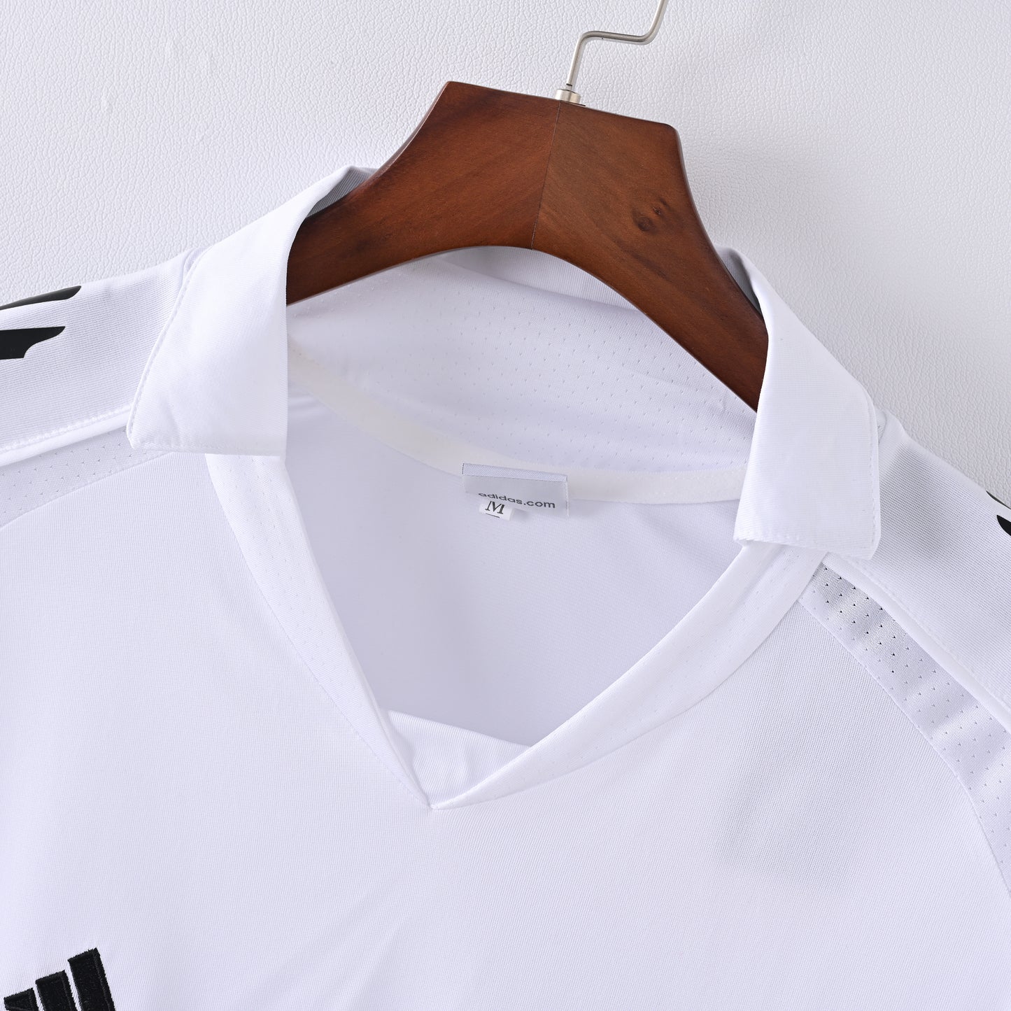 Retro Real Madrid 2005/06 Jersey