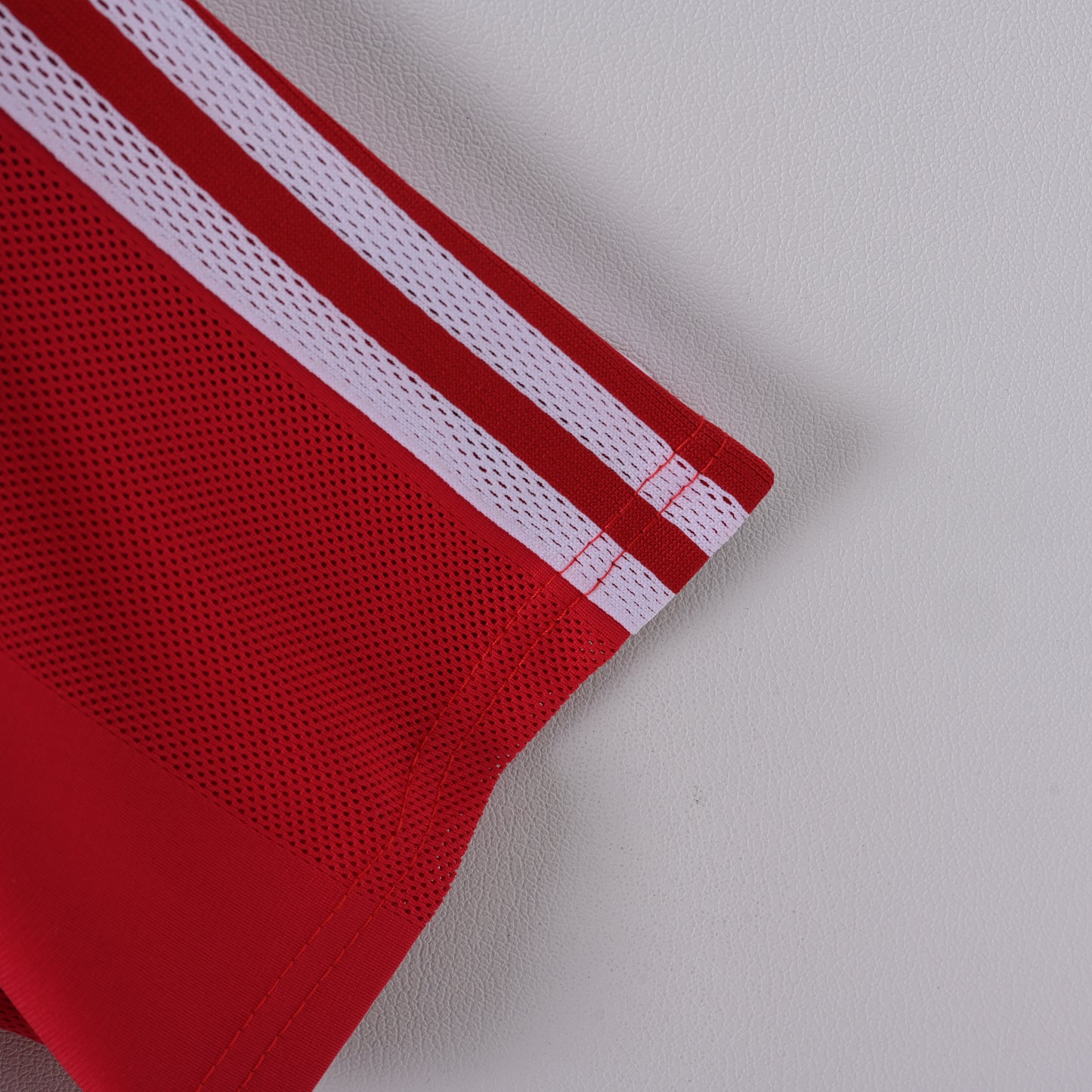 Retro Liverpool FC 1995/96 Jersey