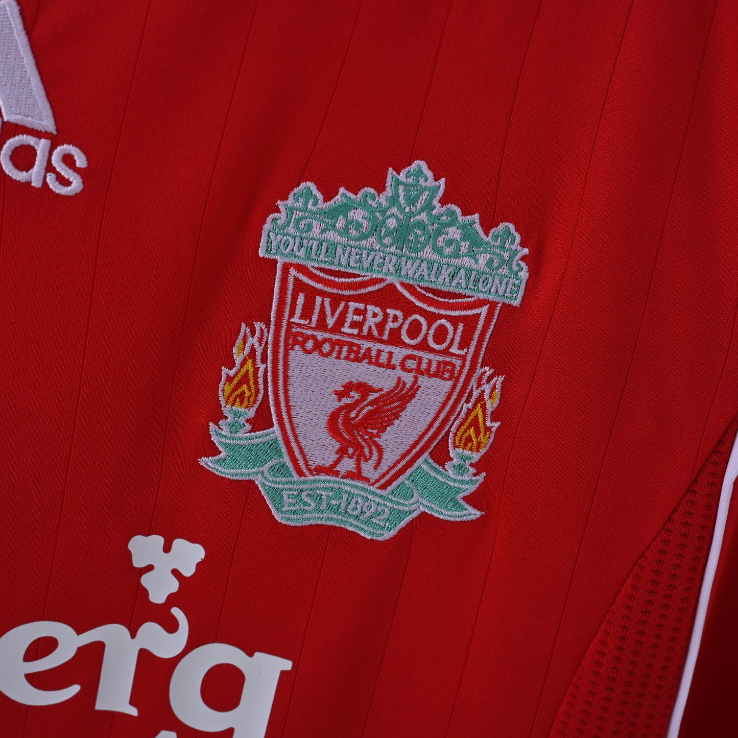 Retro Liverpool FC 2006/07 Jersey