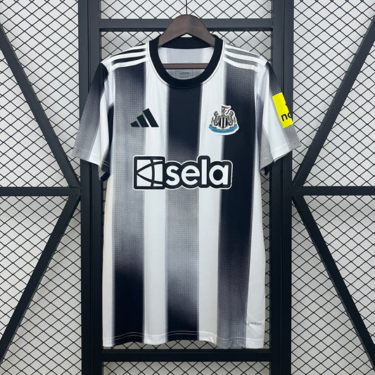 Newcastle United 2025/26 Home Jersey