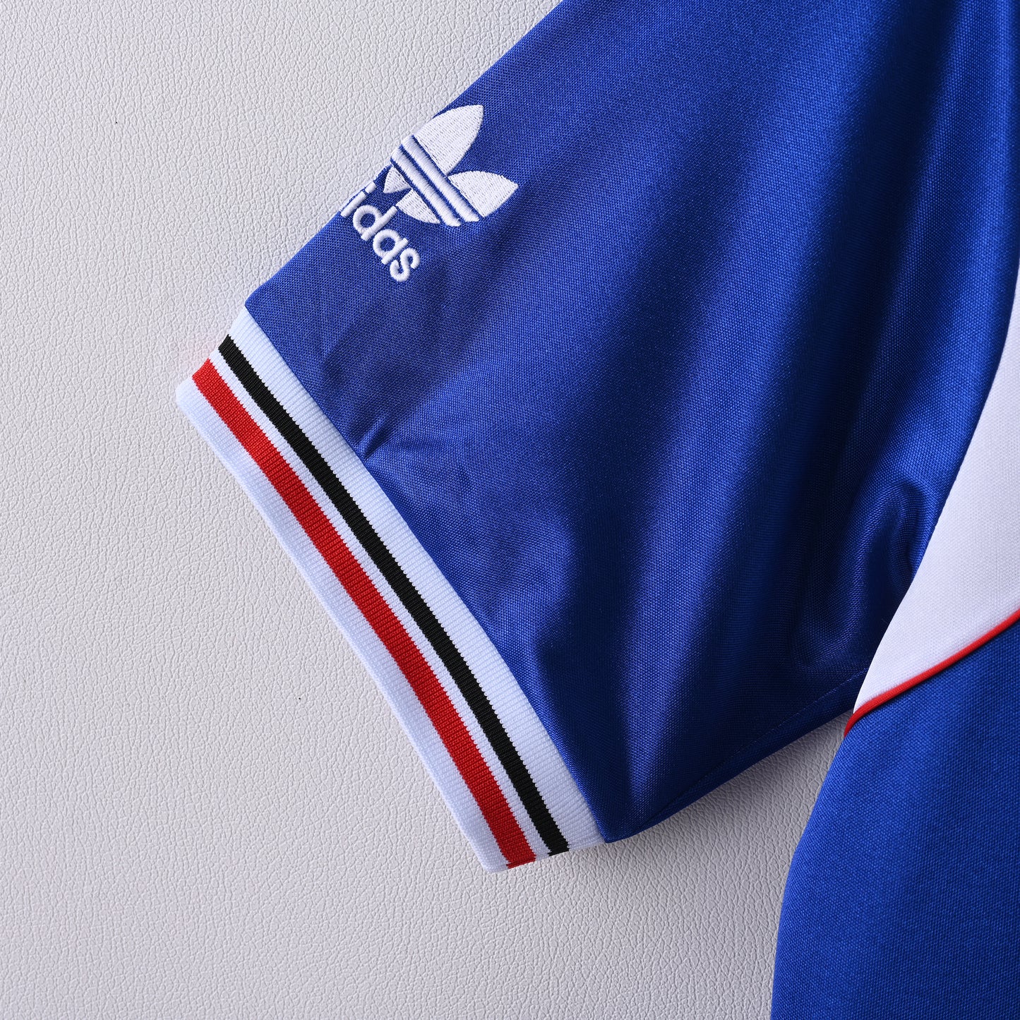 Retro Manchester United 1984 Jersey