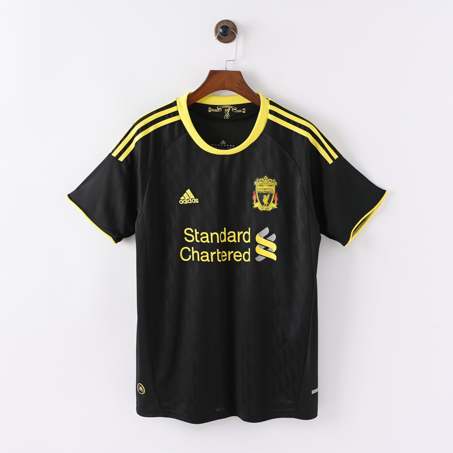 Retro Liverpool FC 2010/11 Jersey