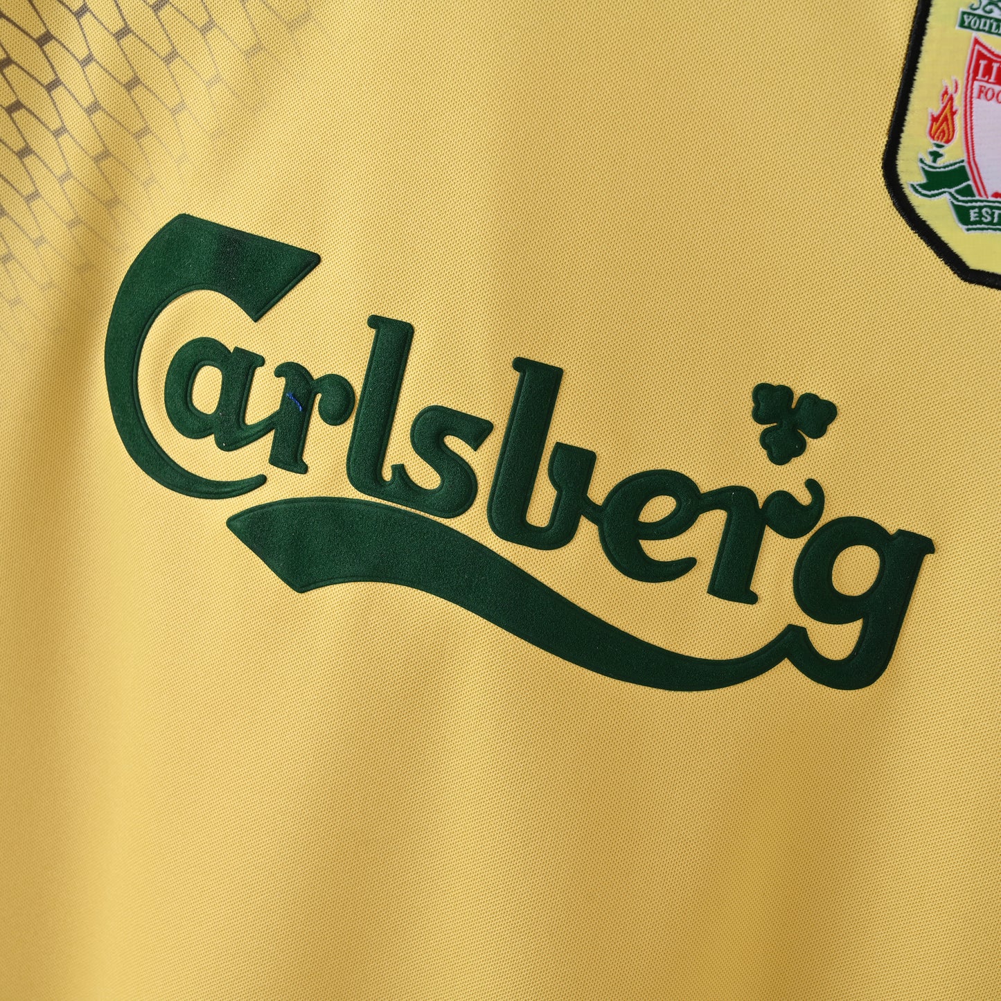 Retro Liverpool FC 2004/05 Jersey