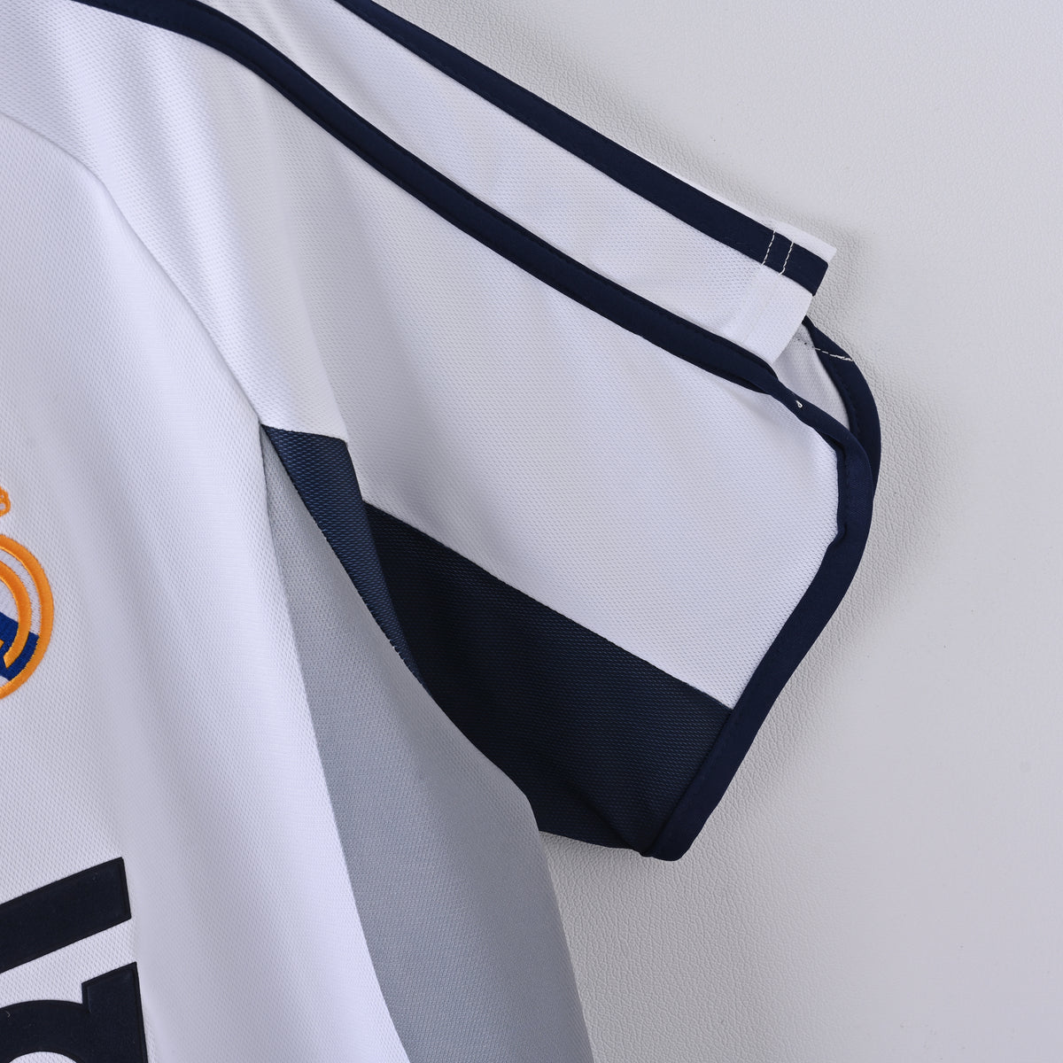 Retro Real Madrid 2000/01 Jersey