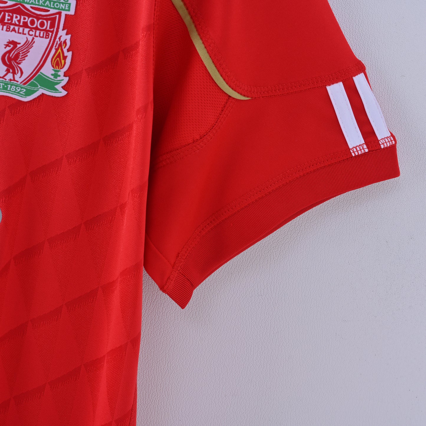 Retro Liverpool FC 2006/07 Jersey