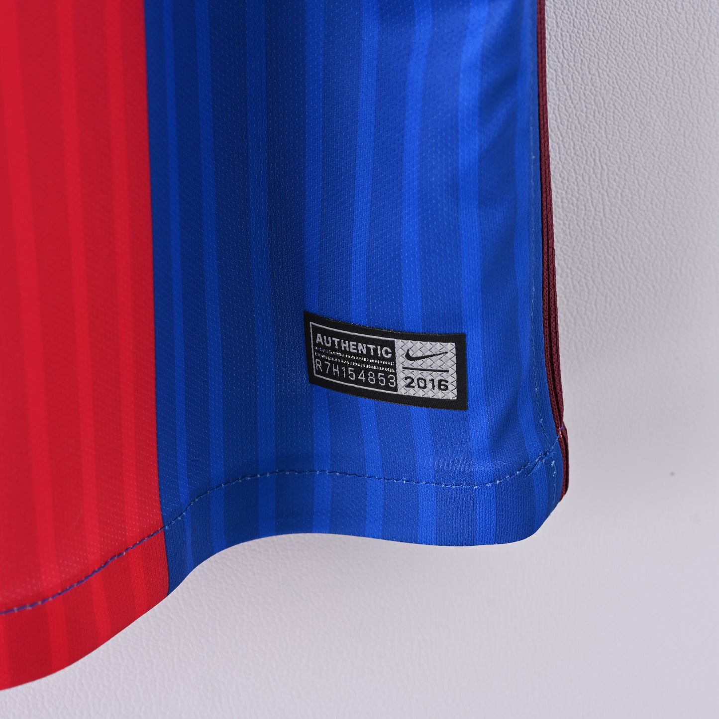 Retro Barcelona 2016/17 Jersey