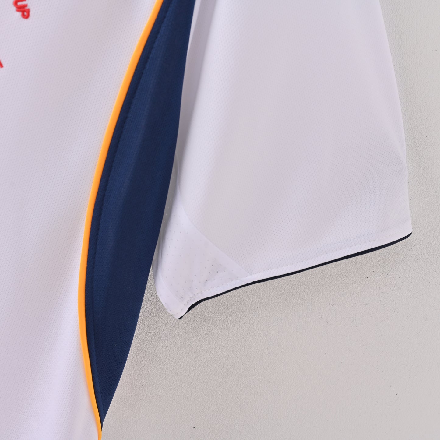 Retro Liverpool FC 2001/02 Jersey