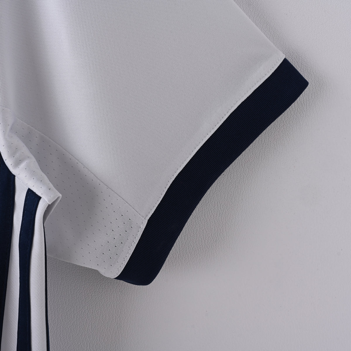 Retro Real Madrid 2016/17 Jersey