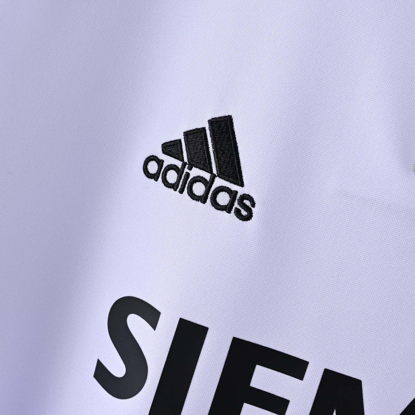 Retro Real Madrid 2003/04 Jersey