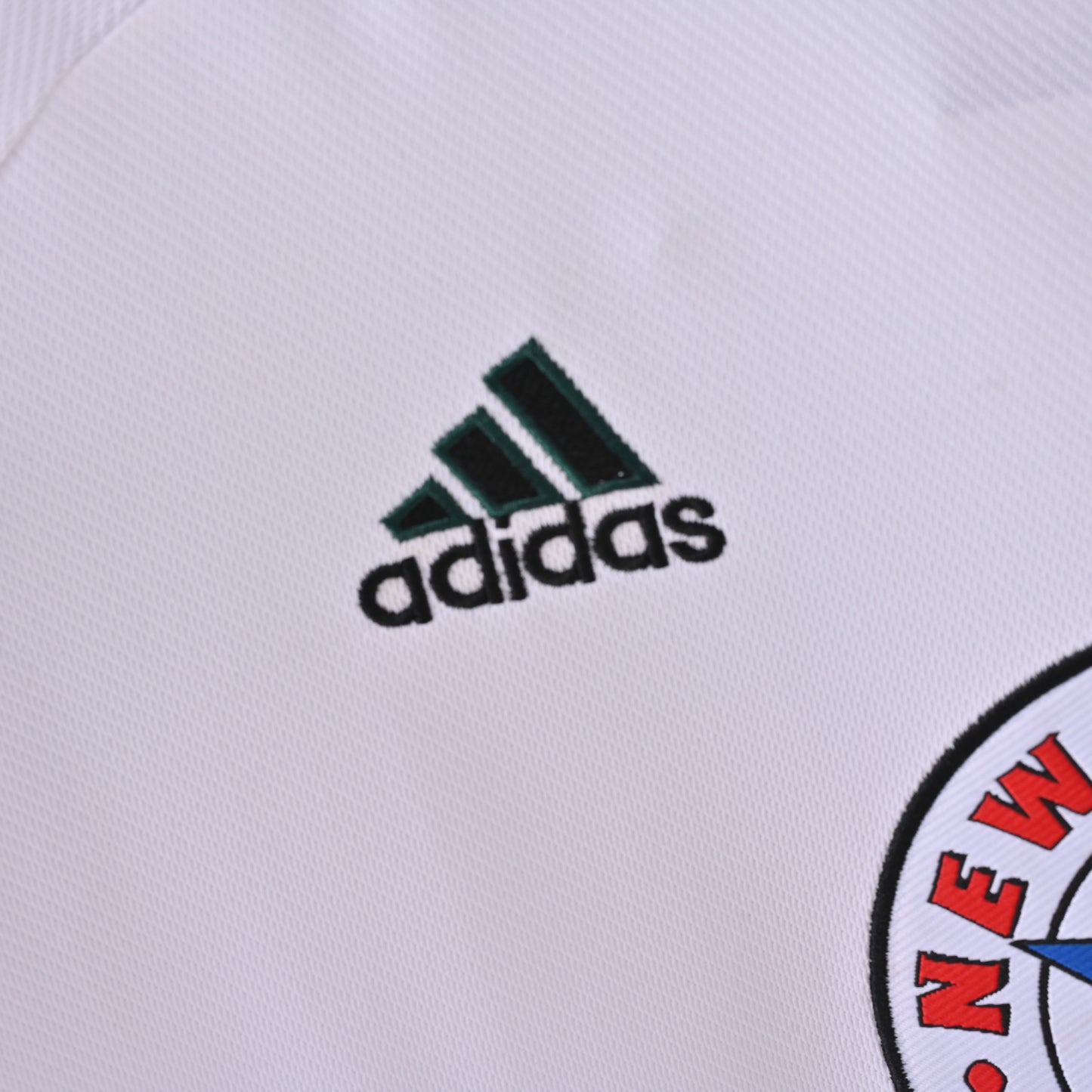 Retro Newcastle United 1999/00 Jersey