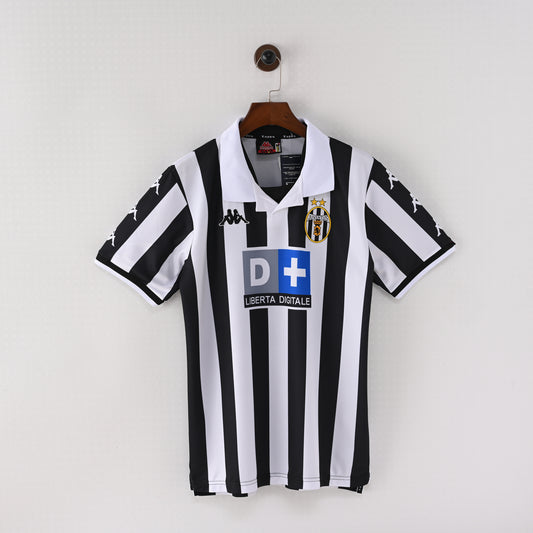 Retro Juventus 1999/00 Jersey