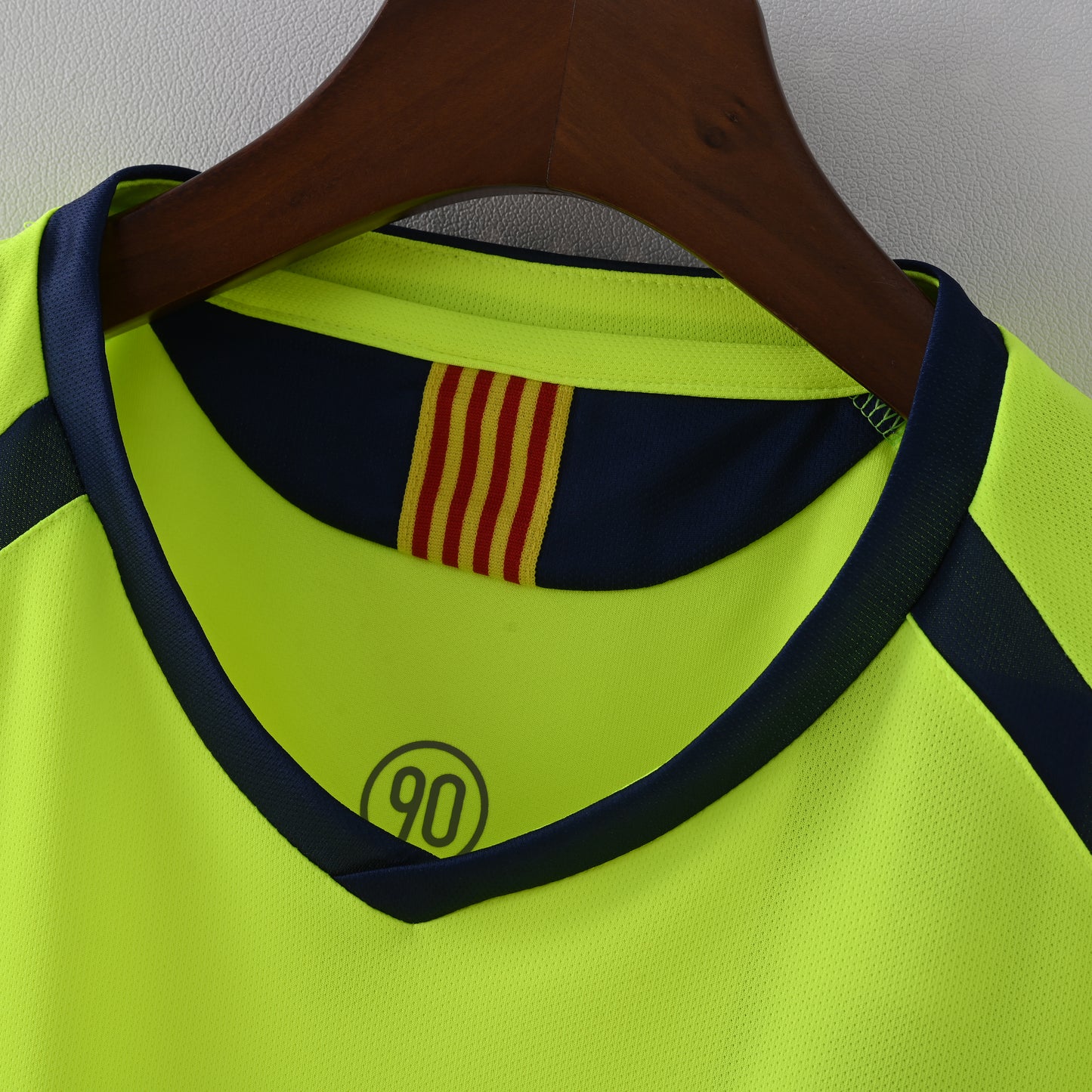 Retro Barcelona 2005/06 Jersey