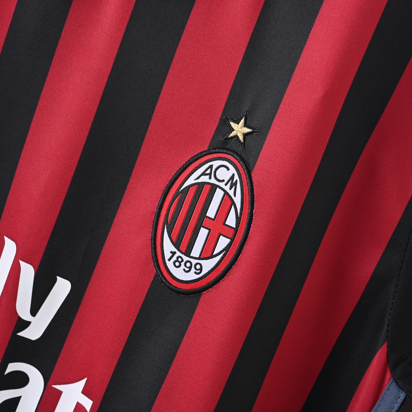 Retro AC Milan 2016/17 Jersey