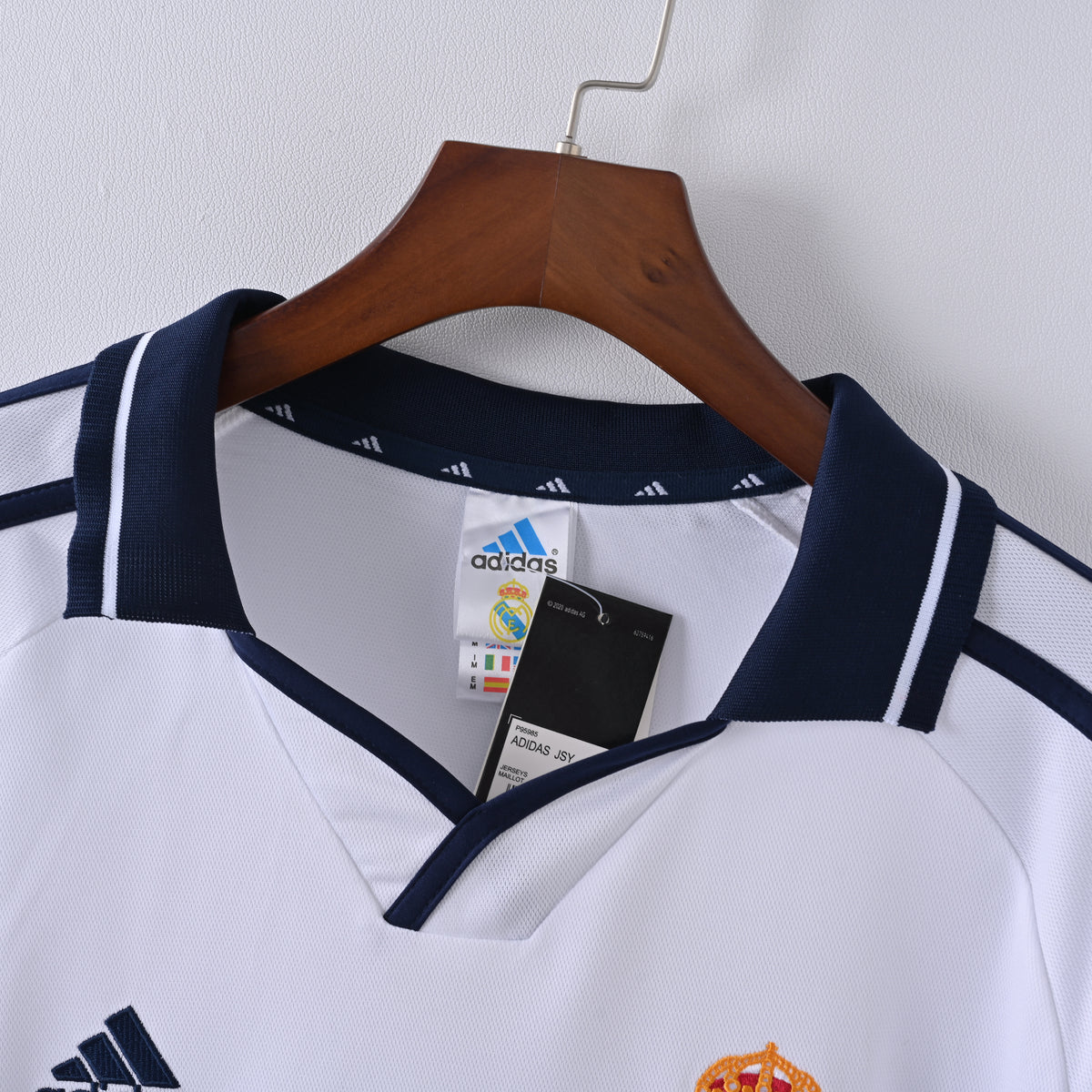 Retro Real Madrid 2000/01 Jersey