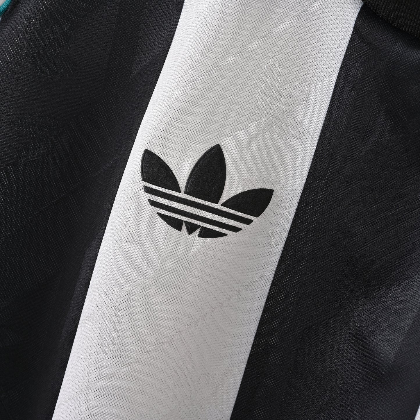 Retro Newcastle United 2024/25 Jersey