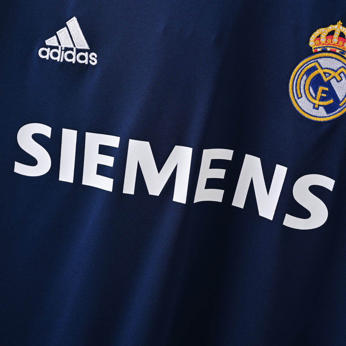 Retro Real Madrid 2005/06 Jersey