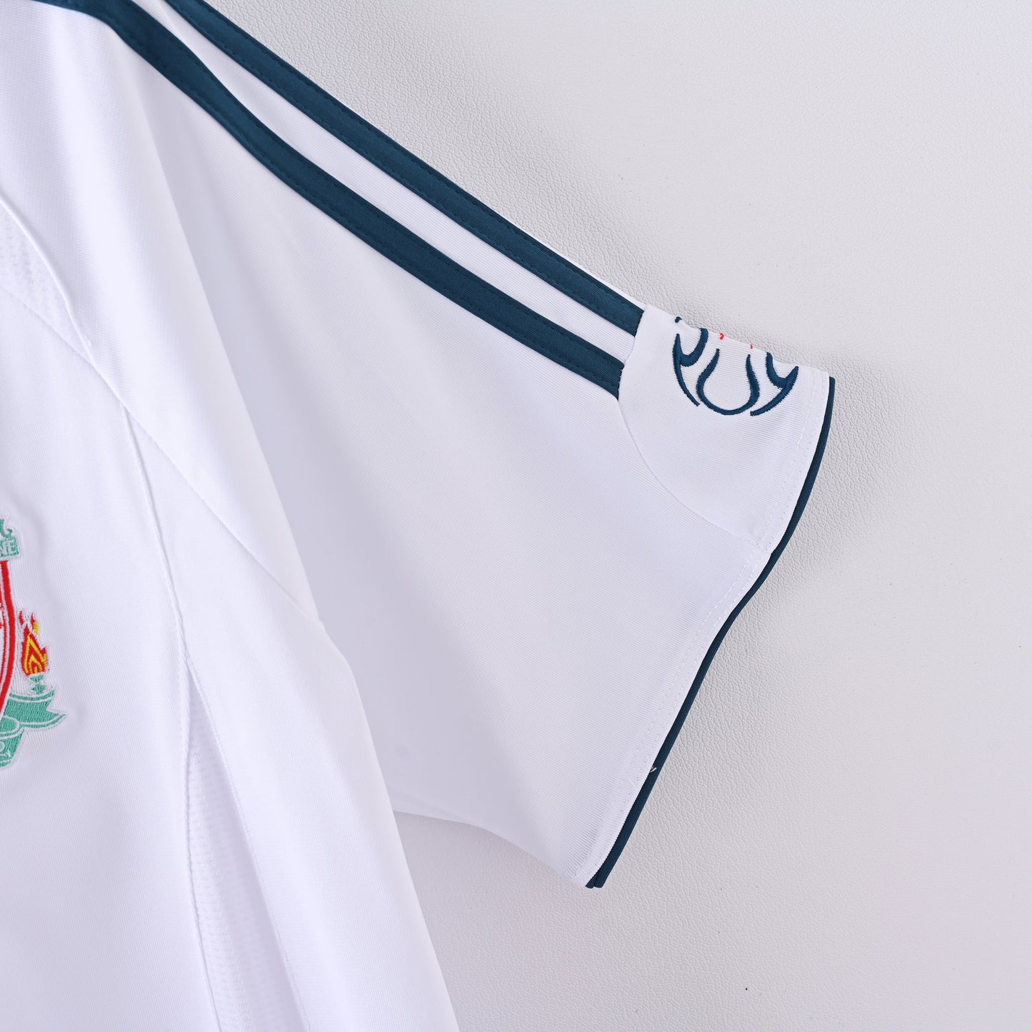 Retro Liverpool FC 2006/07 Jersey