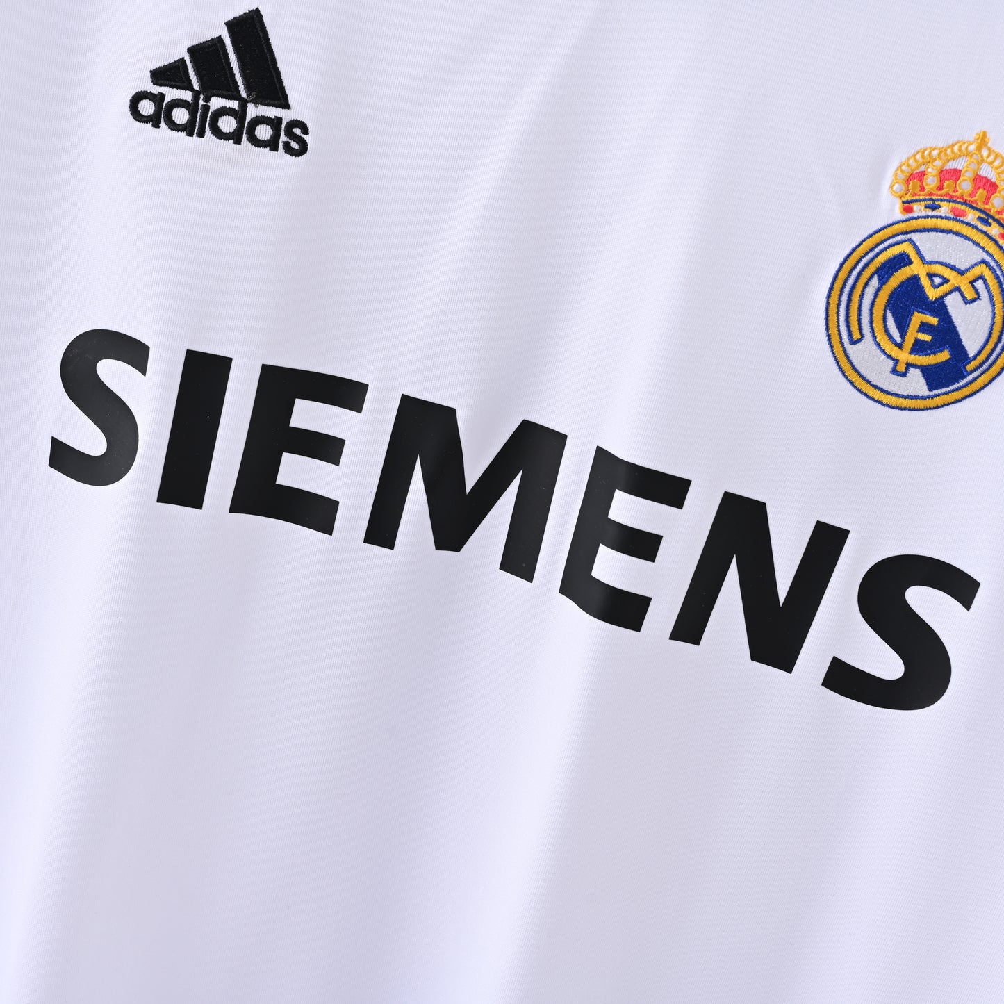 Retro Real Madrid 2005/06 Jersey