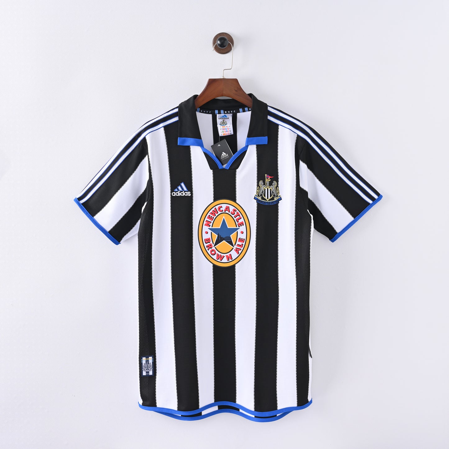 Retro Newcastle United 1999/00 Jersey