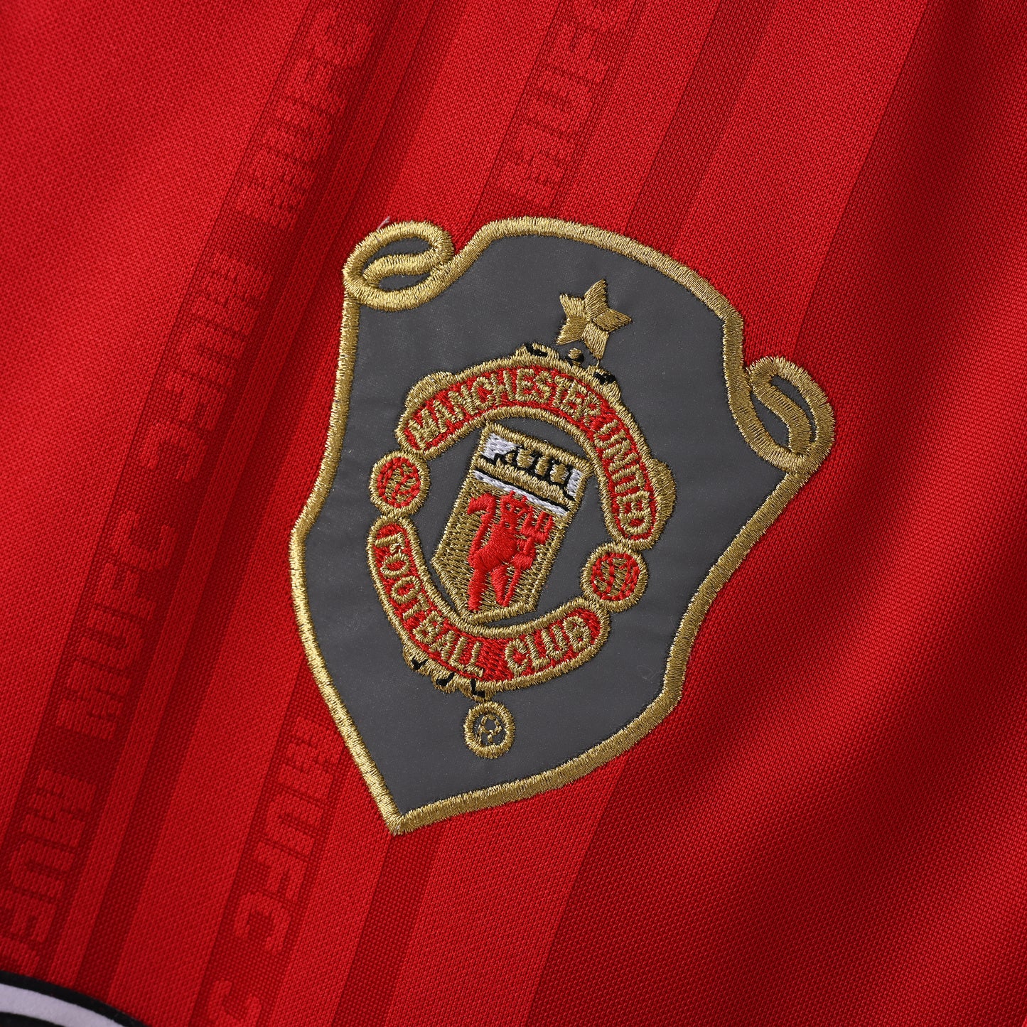 Retro Manchester United 1999/00 Jersey